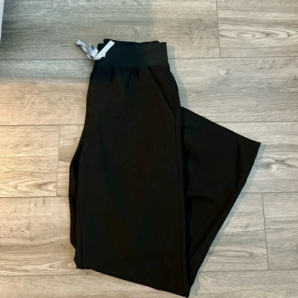 Figs Isabel Wide Leg Scrub Pants - Picture 2 of 5